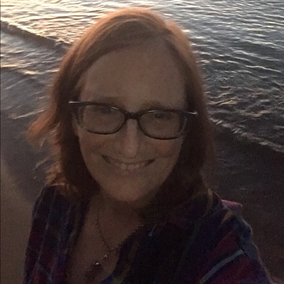 Meet your Posher, Laura - Picture 1 of 1